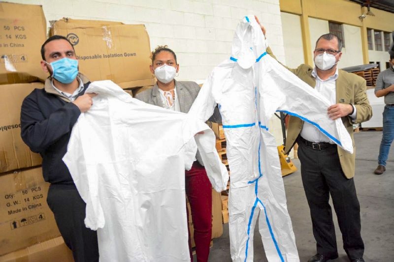 Ministro Alabi supervisa despacho de equipos de protección para el personal de los 31 hospitales del país ministro-alabi-supervisa-despacho-de-equipos-de-proteccion-para-el-personal-de-los-31-hospitales-del-pais